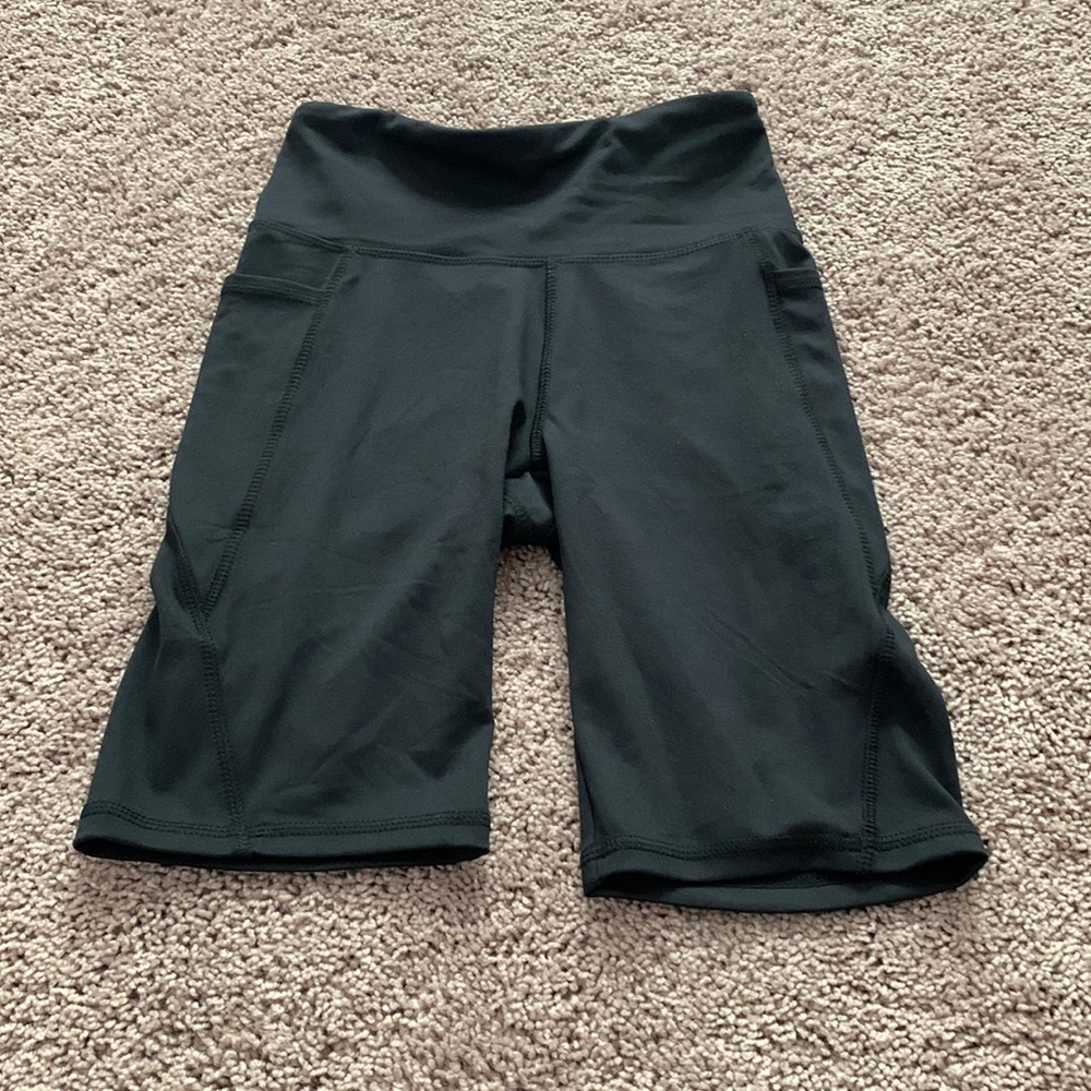 Danskin women’s bike shorts